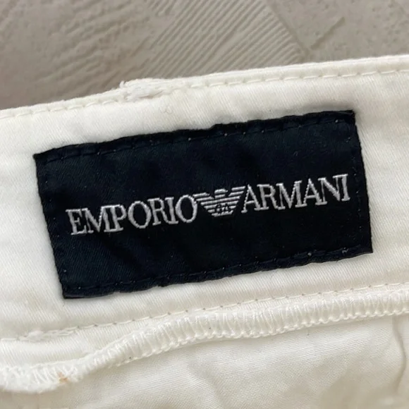 🆕 EMPORIO ARMANI white Shorts Size 40